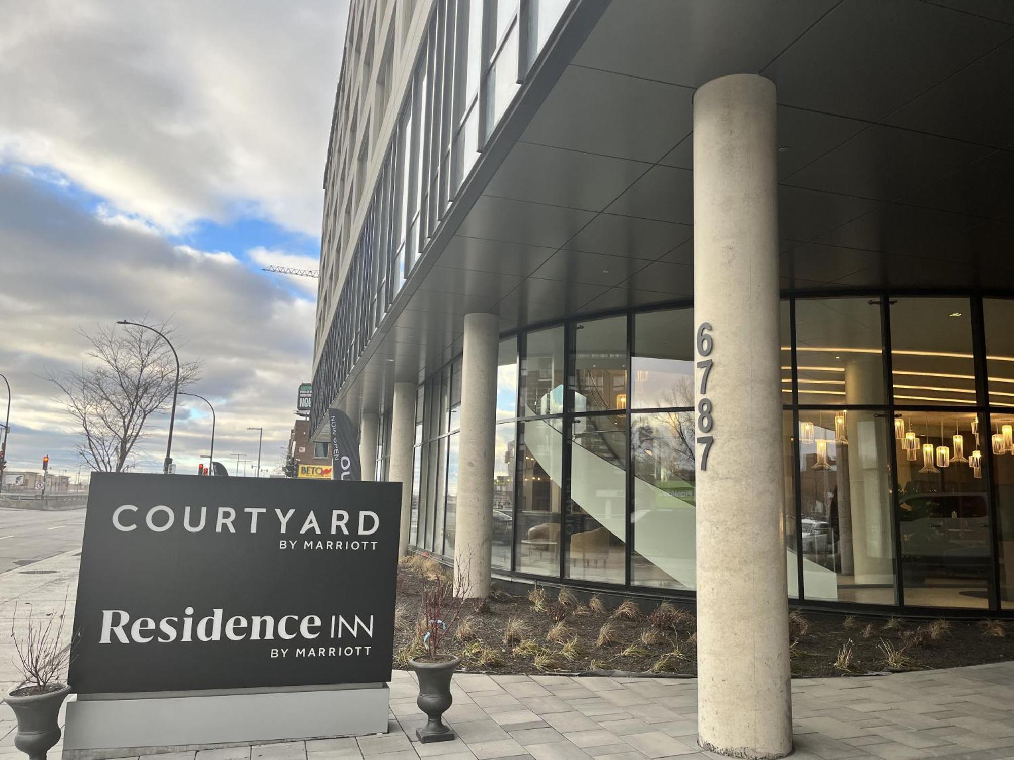 Courtyard Montreal Midtown Hotel Exterior photo